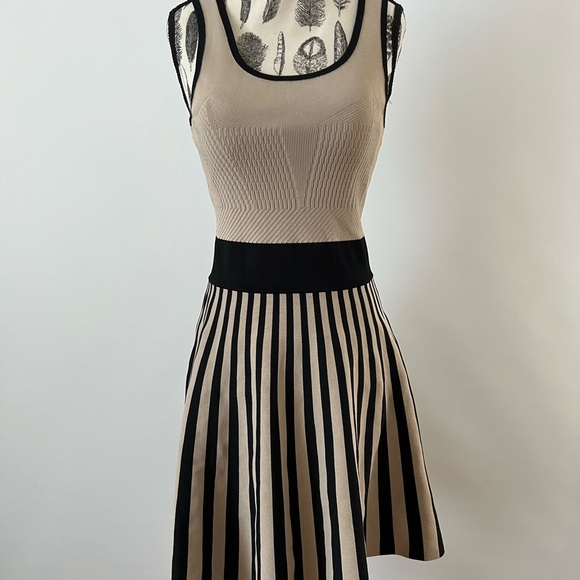 Guess Striped Dress - Picture 3 of 6